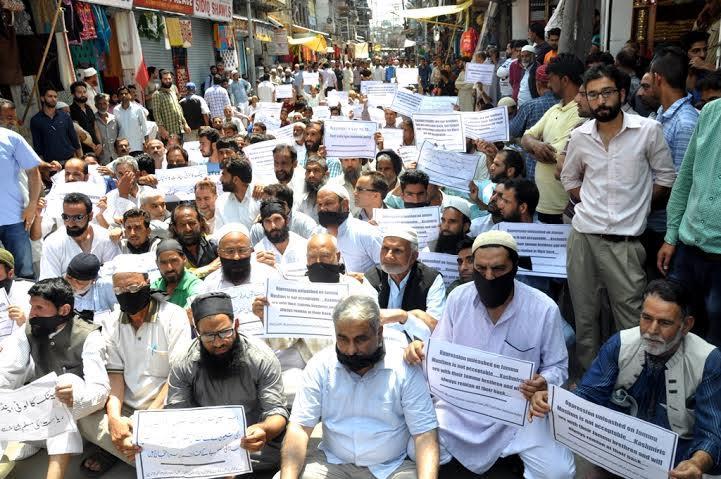 Placing APHC leadership, activists under house arrest worst example of state-sponsored terrorism: Mirwaiz